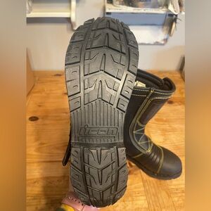 Brand new size 8 Icon Elsinore motorcycle boots.